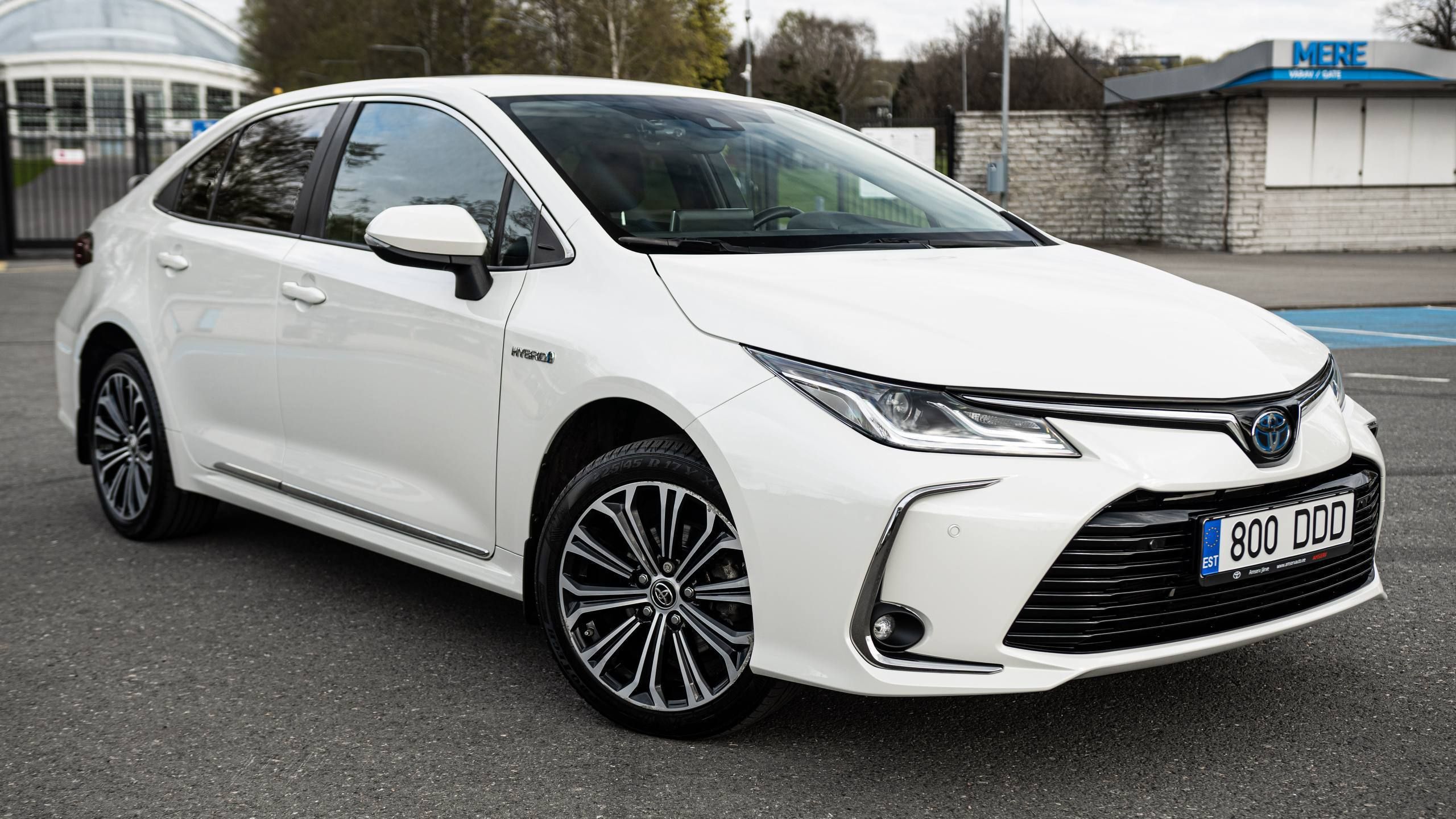 2020 Toyota Corolla Hybrid — вид спереди