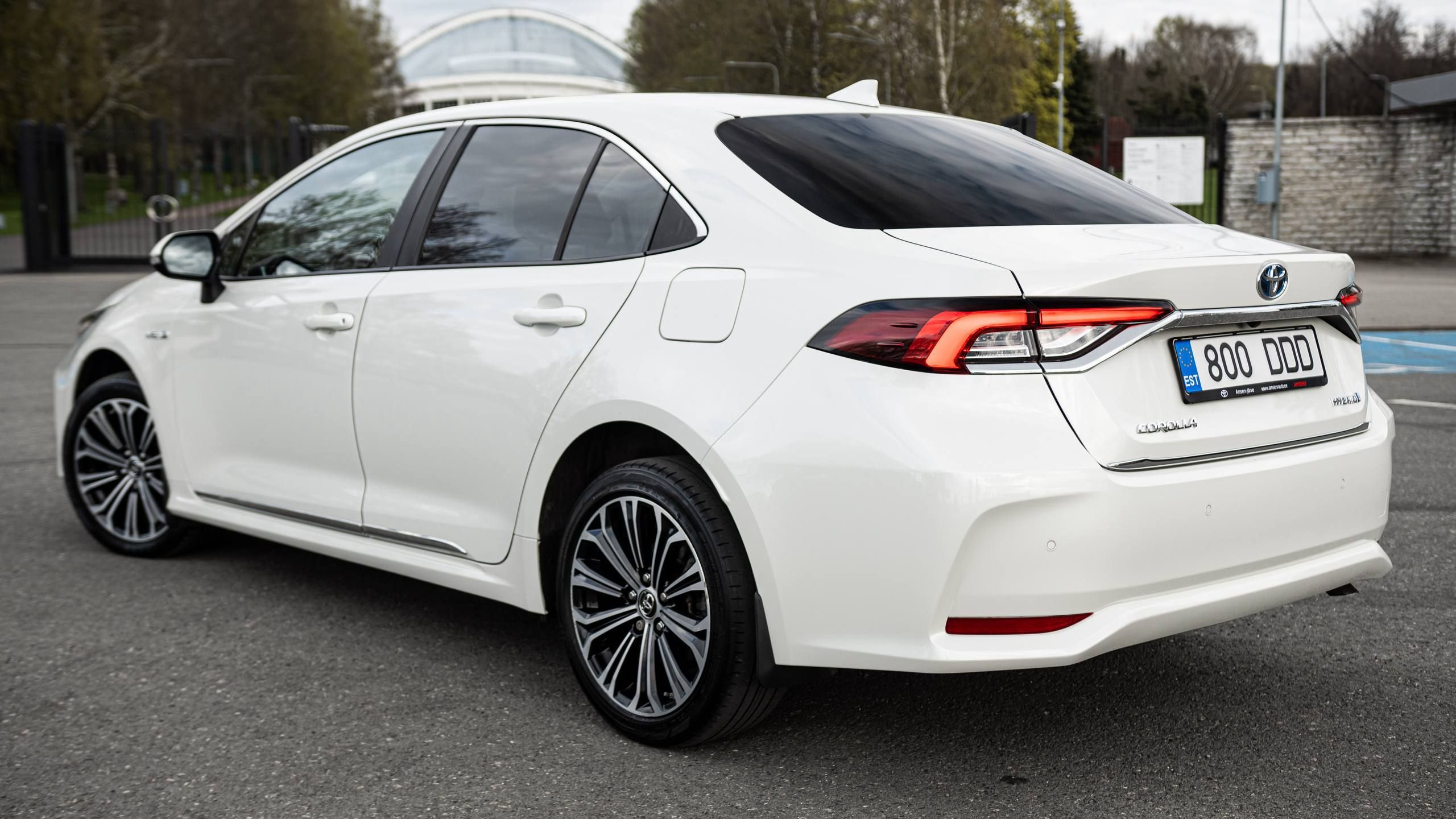 2020 Toyota Corolla Hybrid — вид сзади